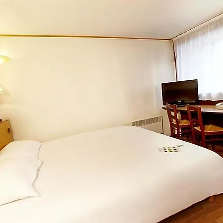Campanile Rouen Nord - فندق بارينتين